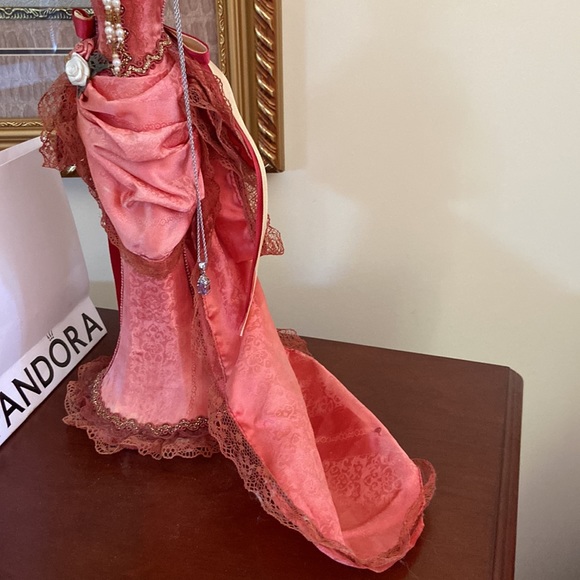 Beautiful Victorian necklace holder - Picture 7 of 8